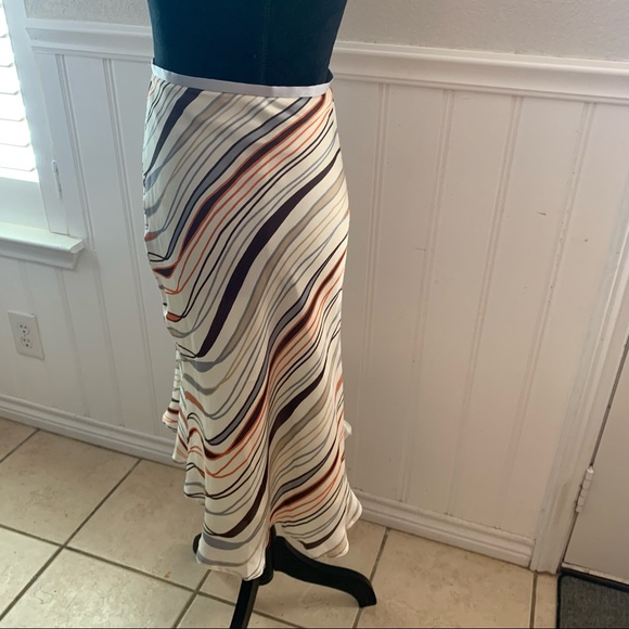 Chepi Wave Print a line skirt 25” waist - Picture 2 of 8